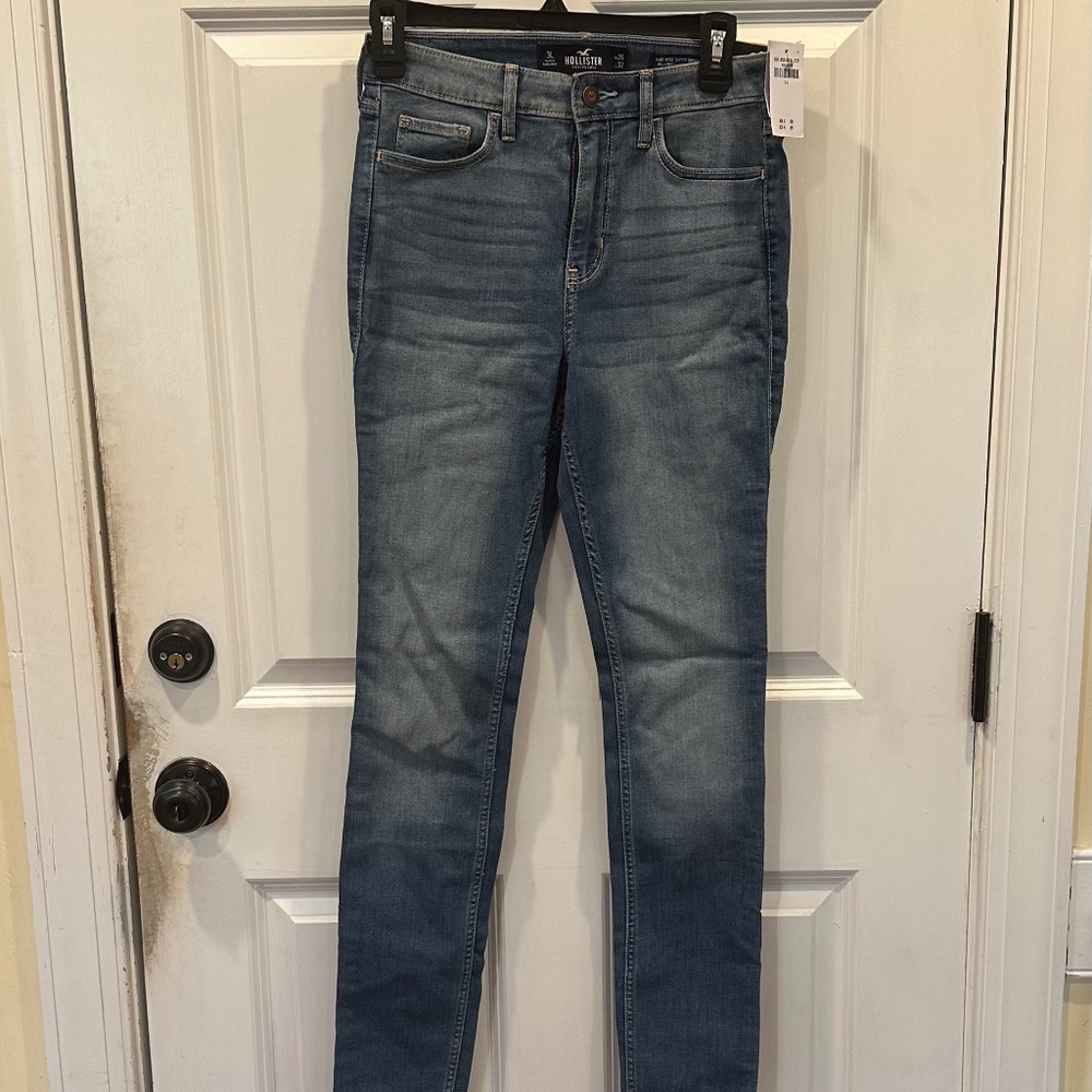 Hollister High rise, Super Skinny Jeans - Size 3L